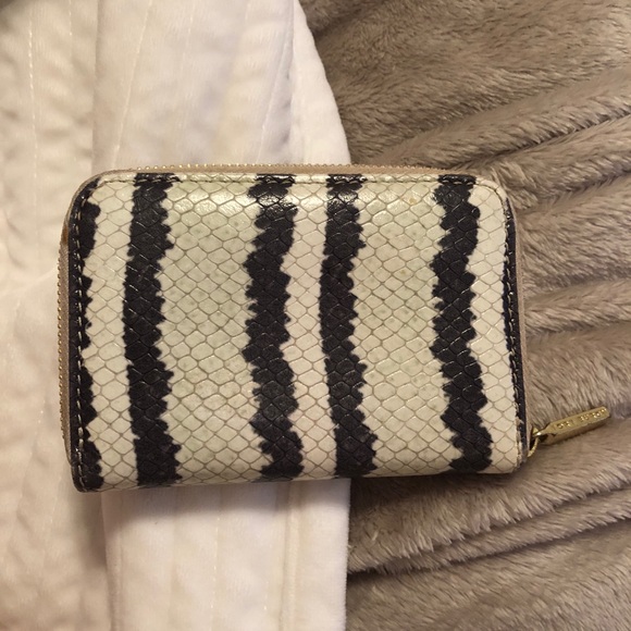 Tory Burch Wallet - Picture 2 of 4